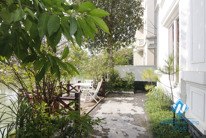 Hanoi furnished 4 bedrooms villa for let in Vinhomes Riverside with river view